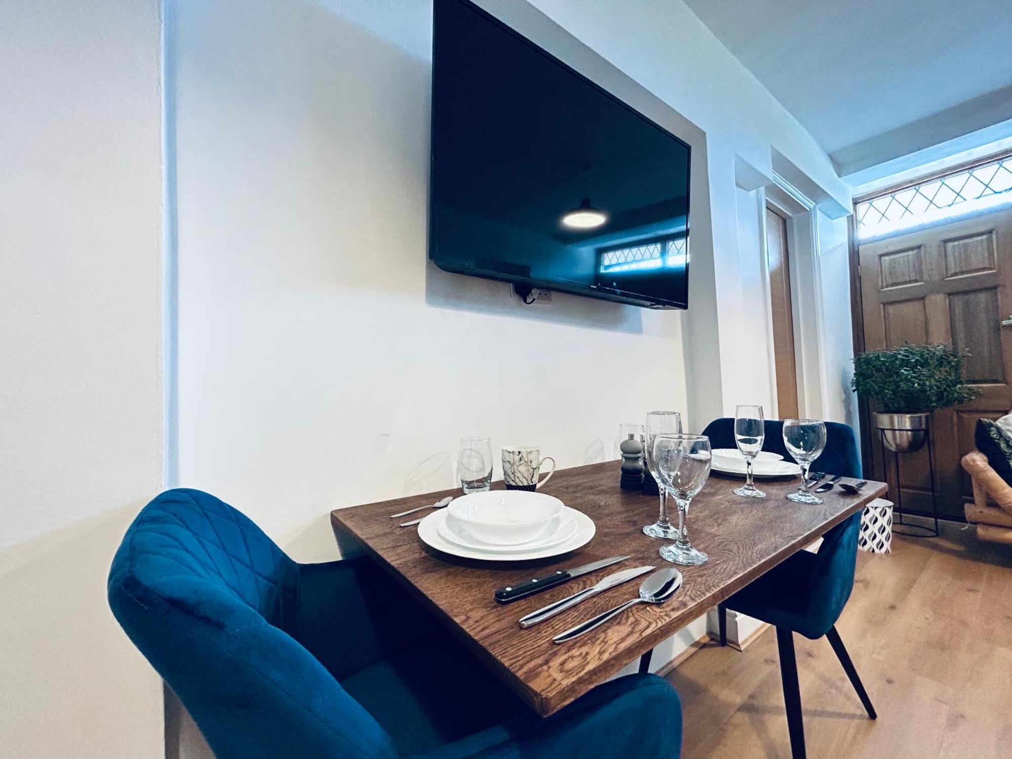 Private 2 Bed Guest House - Van Parking, M25 & A1 Connections Potters Bar Eksteriør bilde