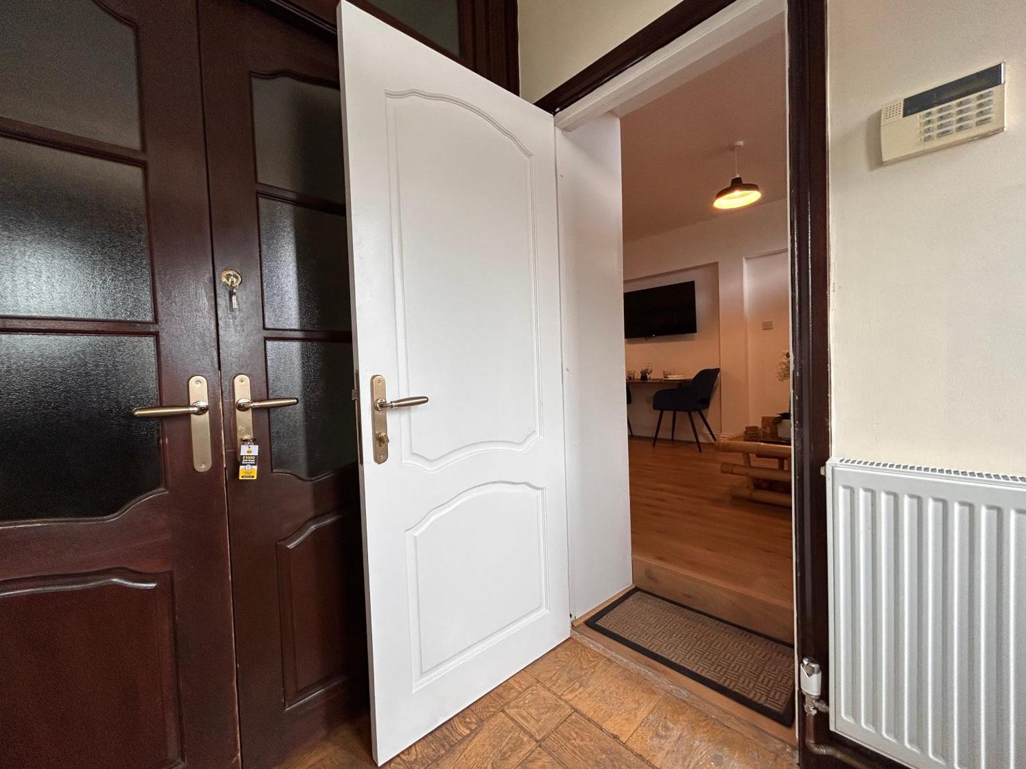 Private 2 Bed Guest House - Van Parking, M25 & A1 Connections Potters Bar Eksteriør bilde
