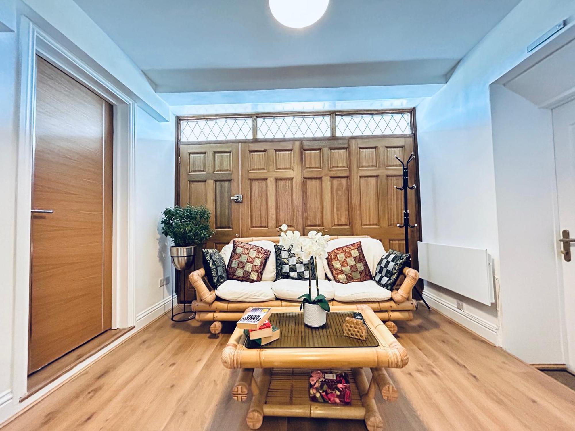 Private 2 Bed Guest House - Van Parking, M25 & A1 Connections Potters Bar Eksteriør bilde
